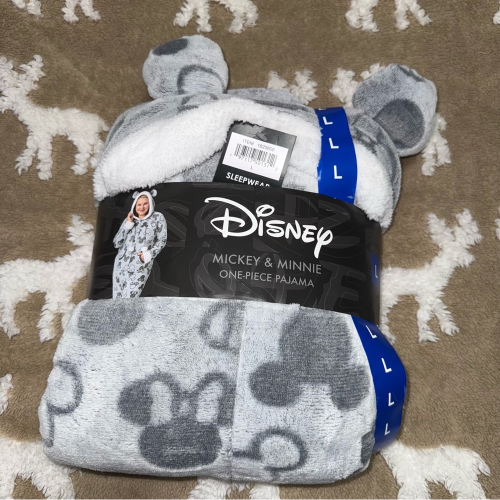 Disney Gray and White Mickey & Minnie Pajama
